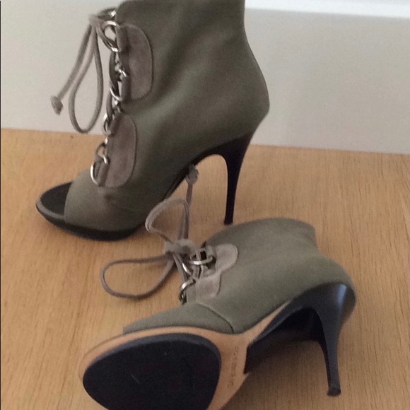 Stylish Lace-Up High Heel Ankle Boots - Picture 4 of 7